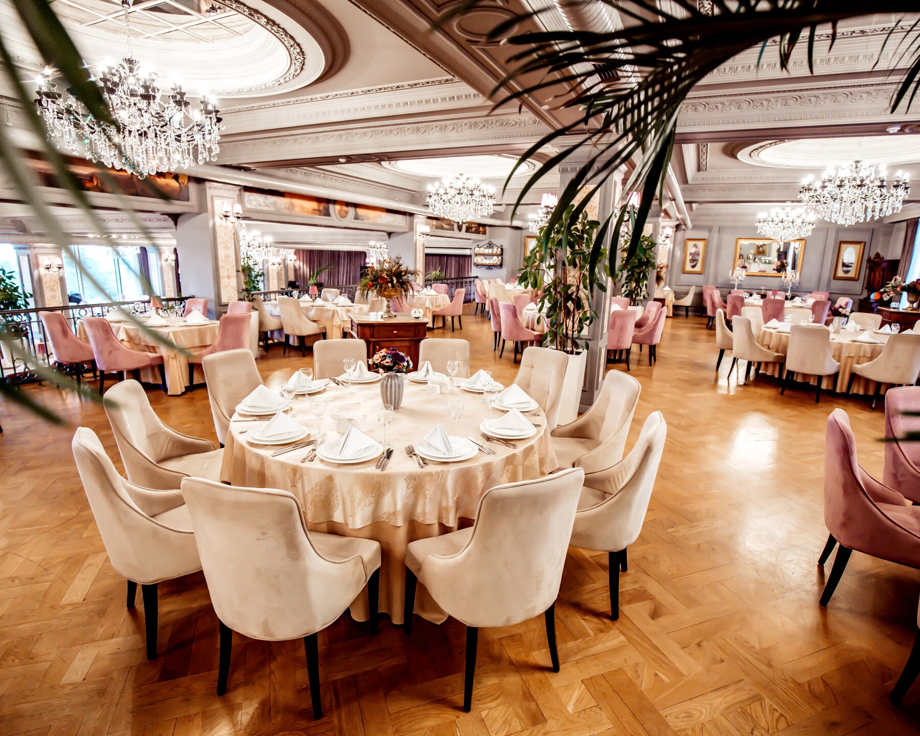 restauranthalle design Luxuriöses Hotelrestaurant